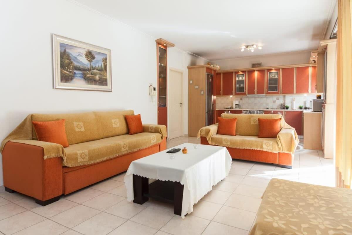 Scenic Balcony Apt In Vibrant Petralona Athens Exterior photo