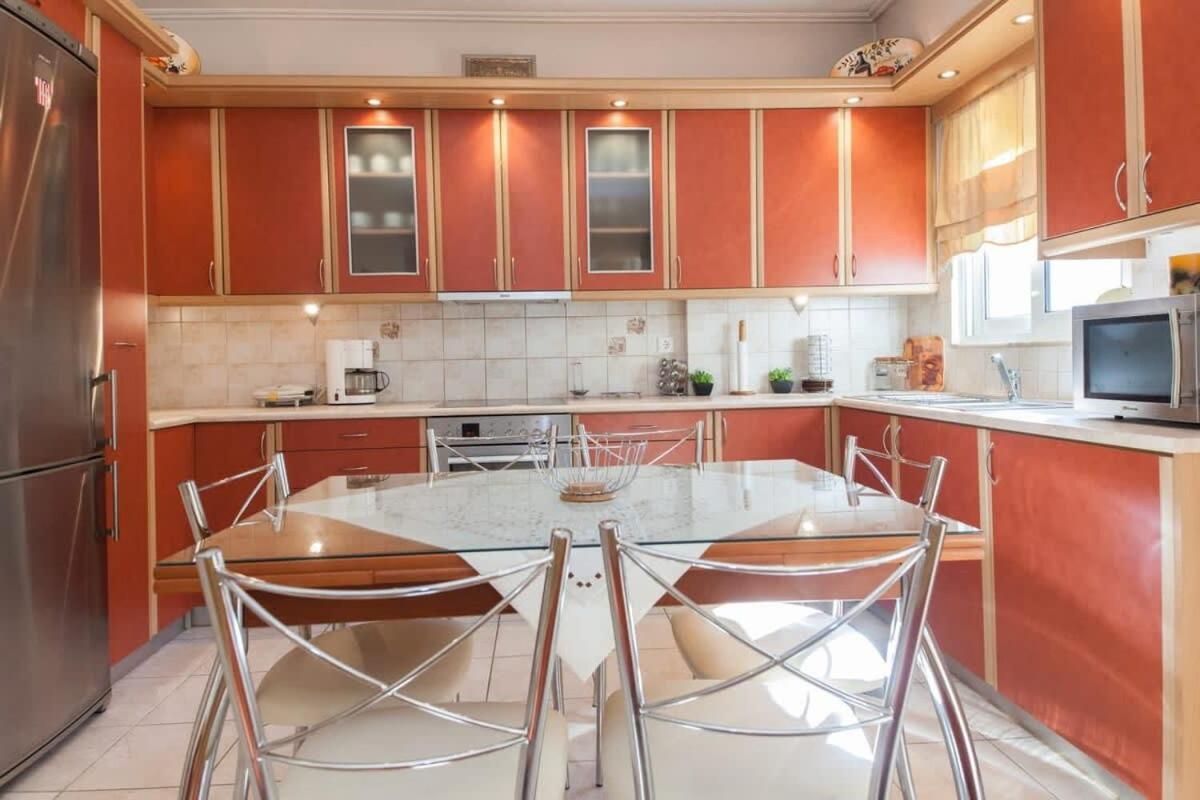 Scenic Balcony Apt In Vibrant Petralona Athens Exterior photo